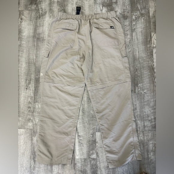 The North Face Men's Beige Cargo Pants Size XL - Picture 4 of 10